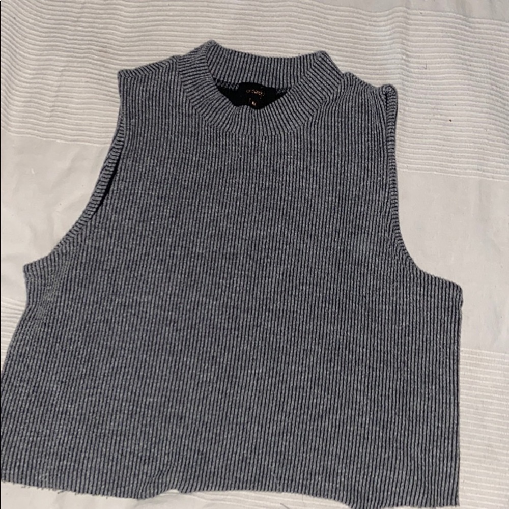 Ontwelfth crop top sweater size Medium